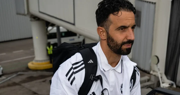 Ruben Amorim enaltece vitória do Manchester United frente ao Chelsea e deixa recado a jogador: «Tem experiência suficiente para saber que não devia ter feito assim»